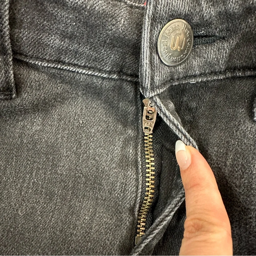 Uniqlo Black Skinny Fit Straight Mid Rise Jeans